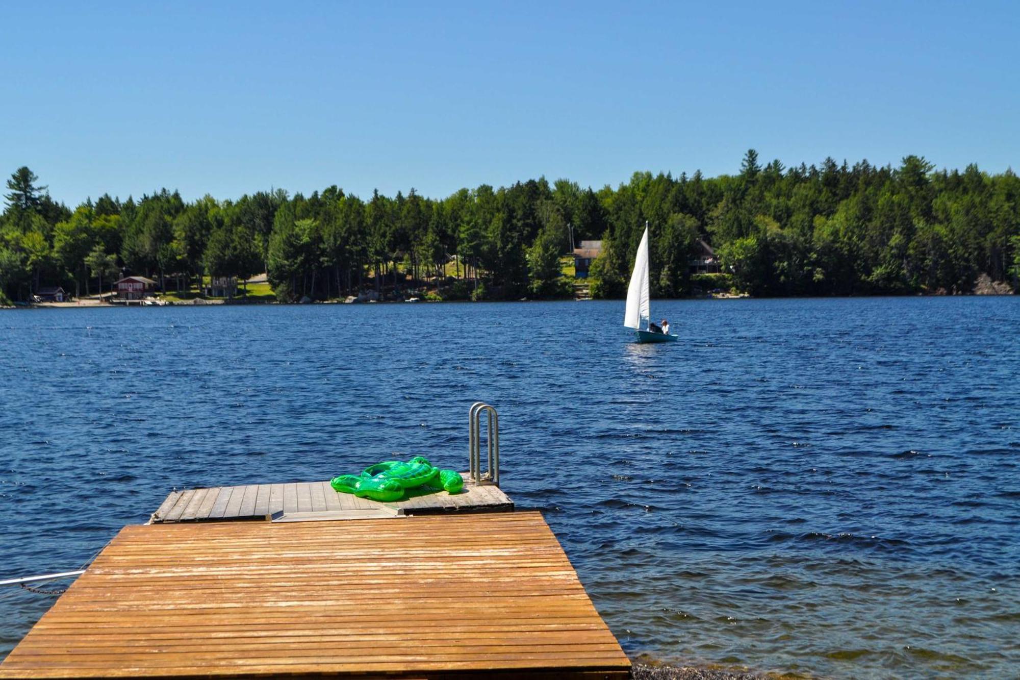 Dock, Beach, Views Rustic Green Lake Cottage Otis 外观 照片
