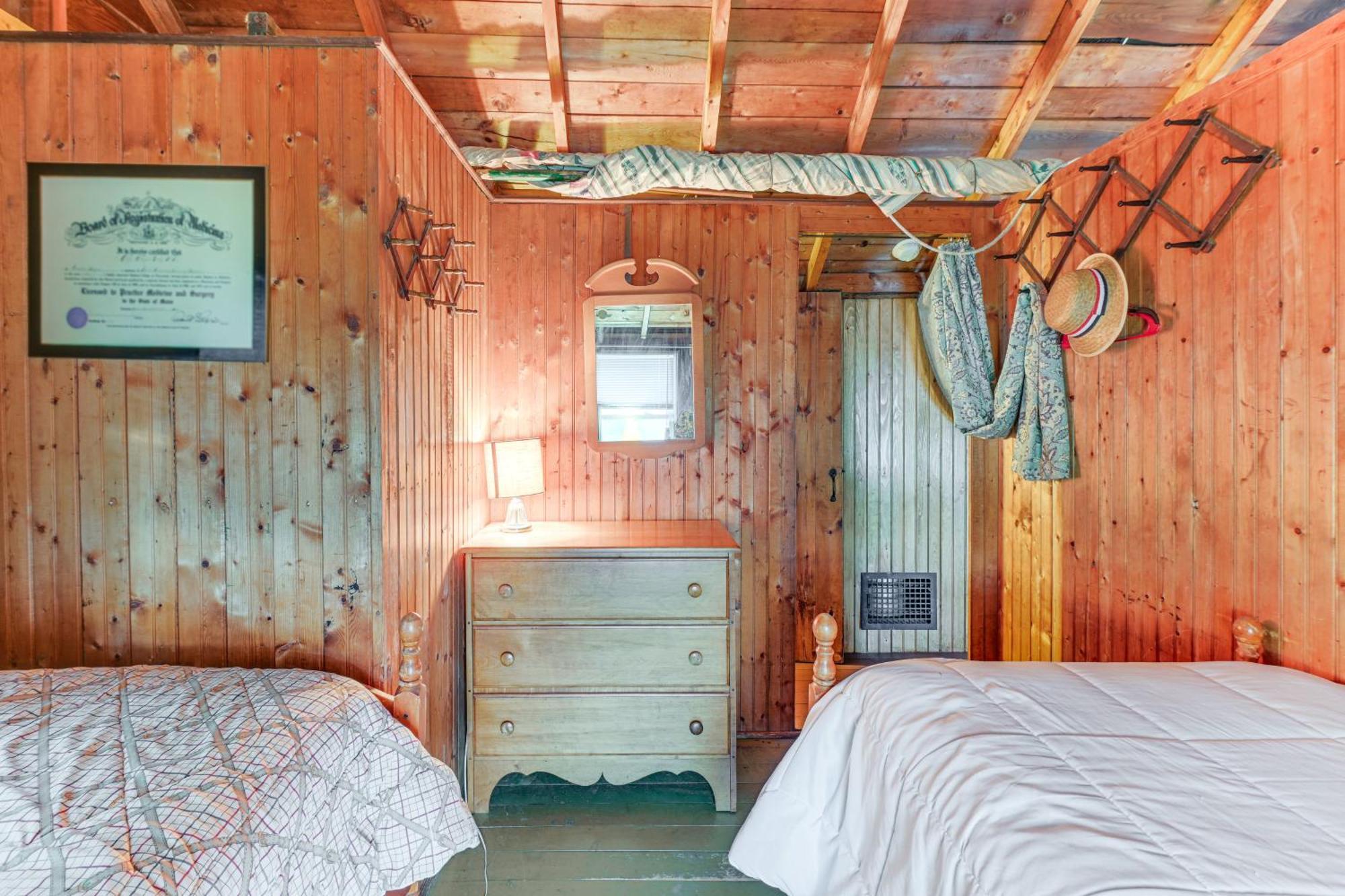 Dock, Beach, Views Rustic Green Lake Cottage Otis 外观 照片
