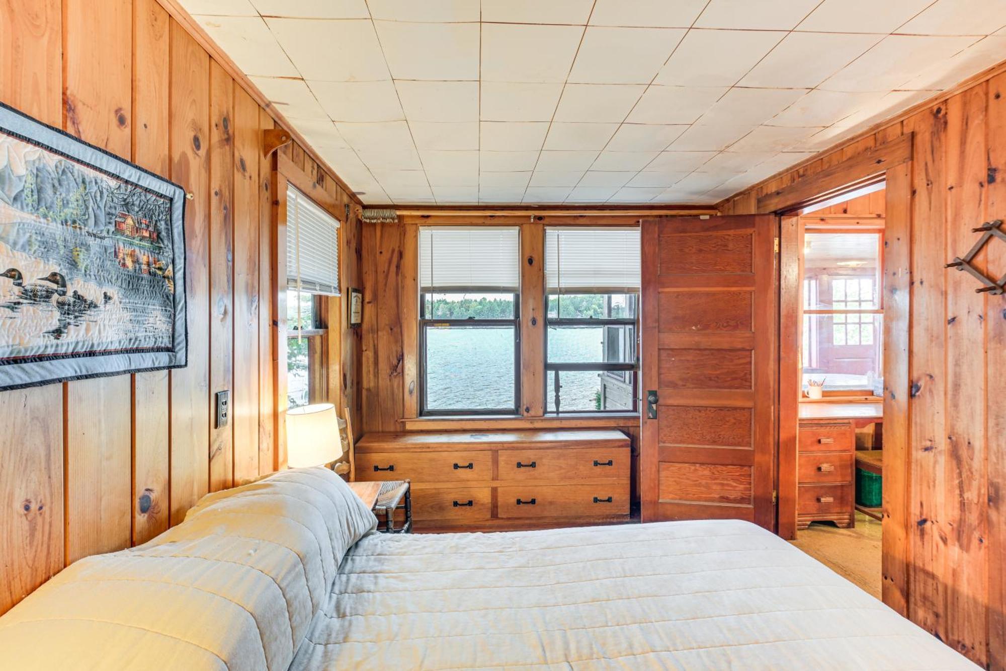 Dock, Beach, Views Rustic Green Lake Cottage Otis 外观 照片